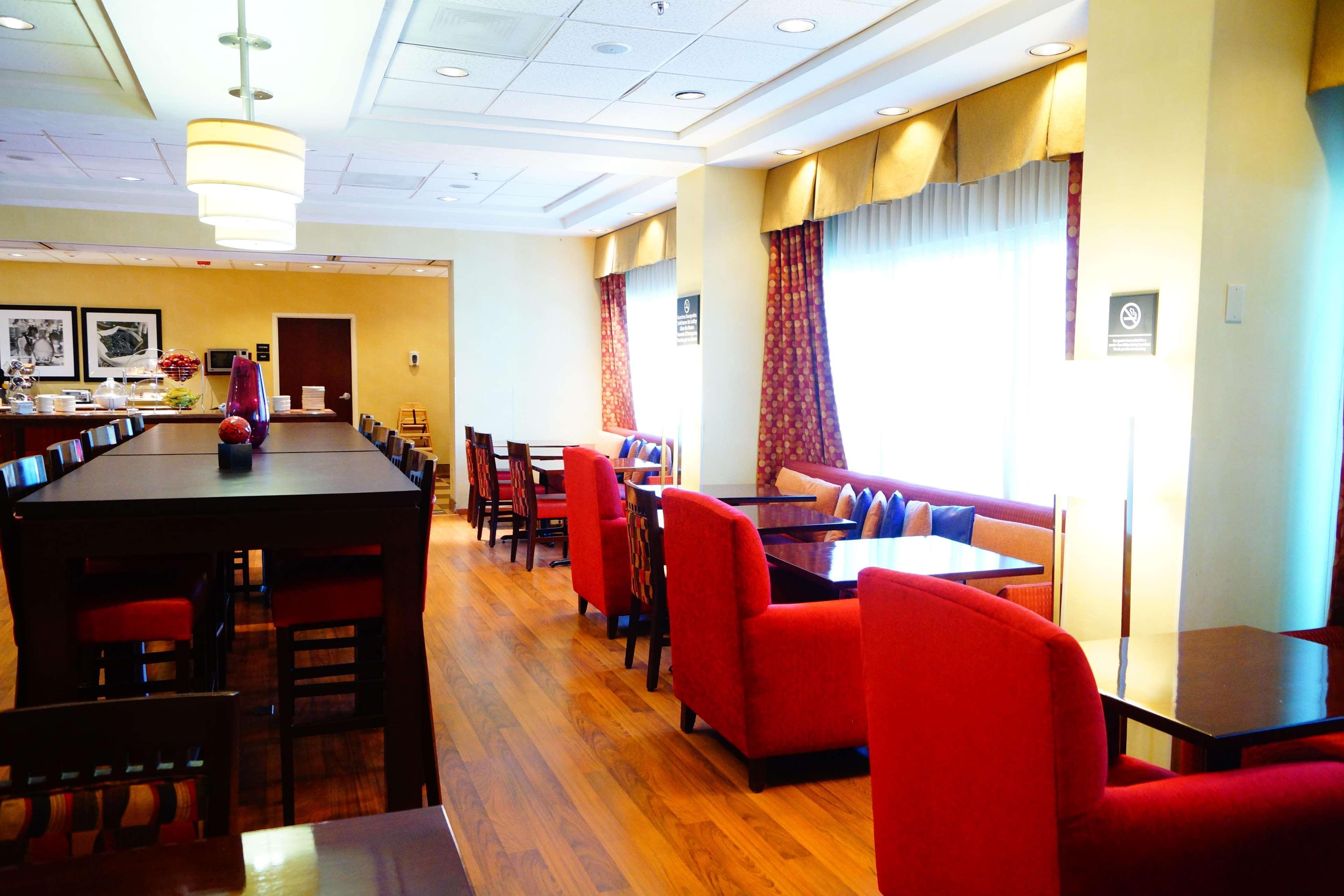 Hampton Inn By Hilton Guadalajara-Aeropuerto Las Pintas Екстер'єр фото