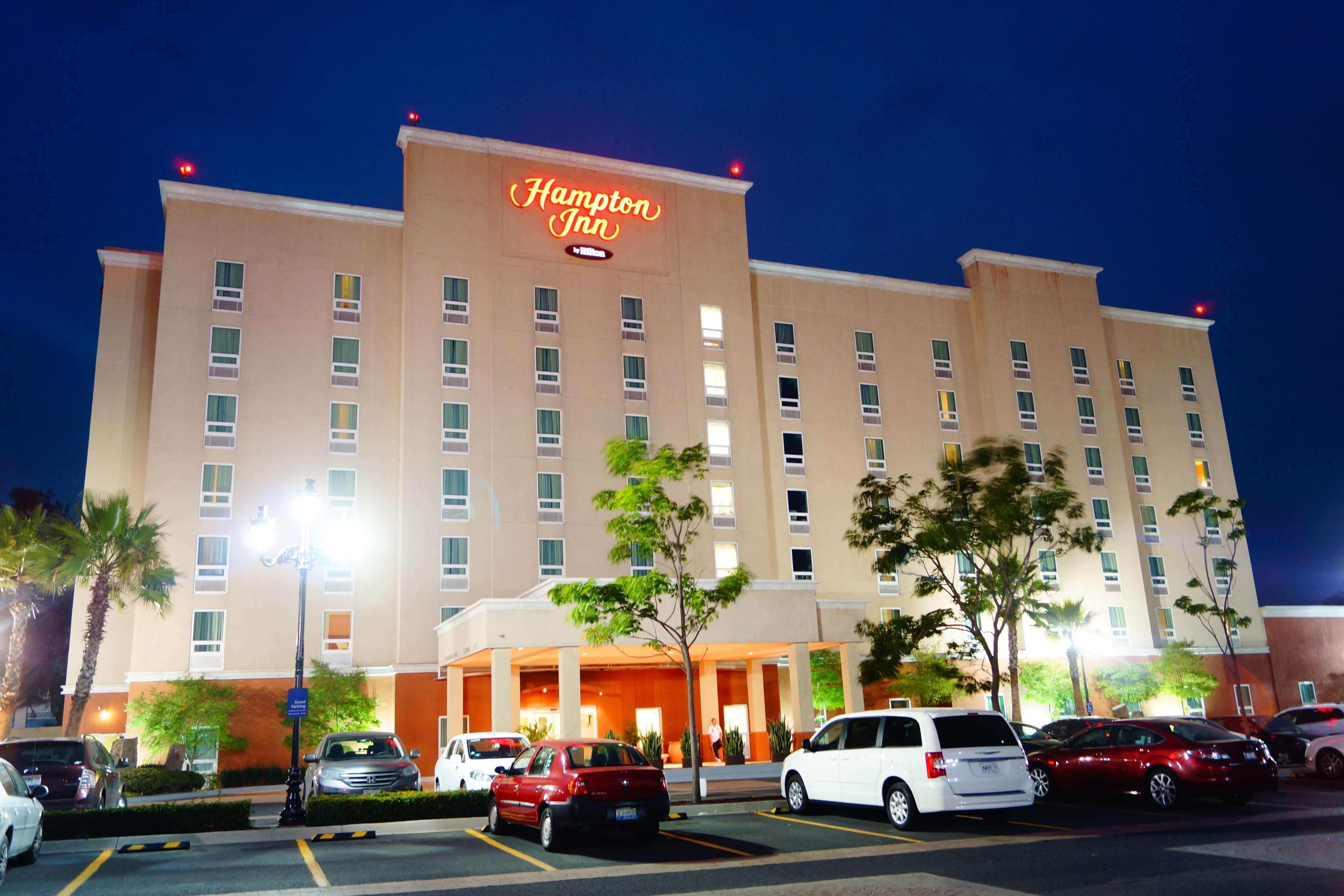 Hampton Inn By Hilton Guadalajara-Aeropuerto Las Pintas Екстер'єр фото