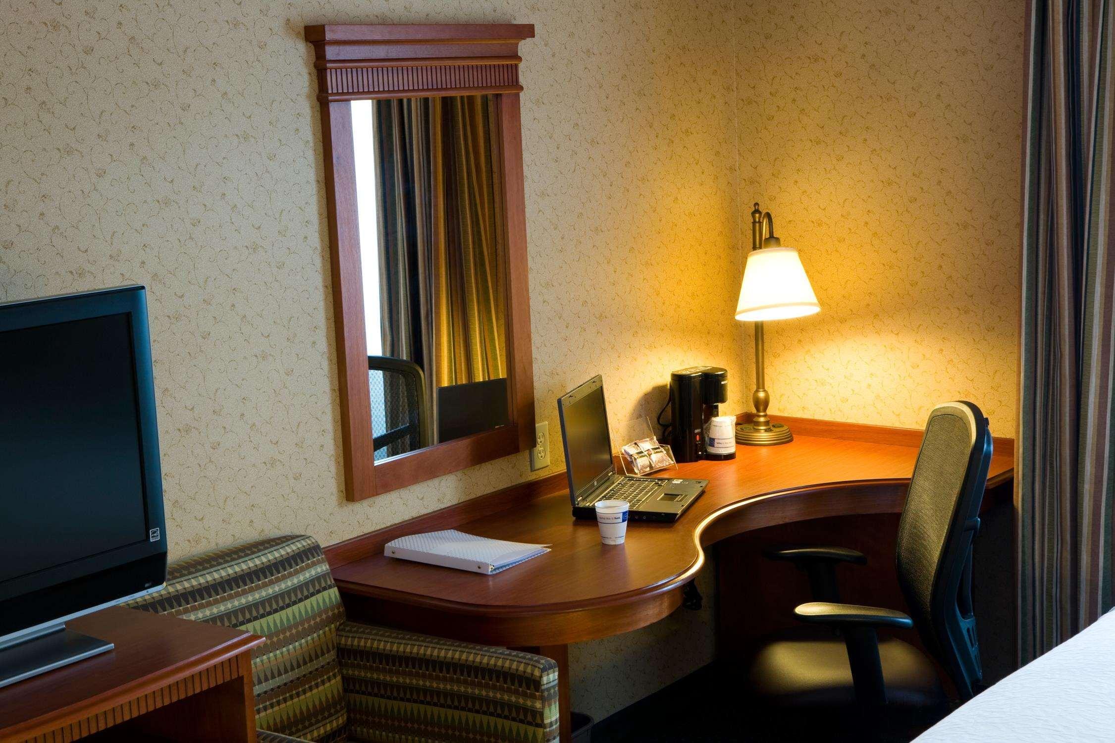 Hampton Inn By Hilton Guadalajara-Aeropuerto Las Pintas Екстер'єр фото