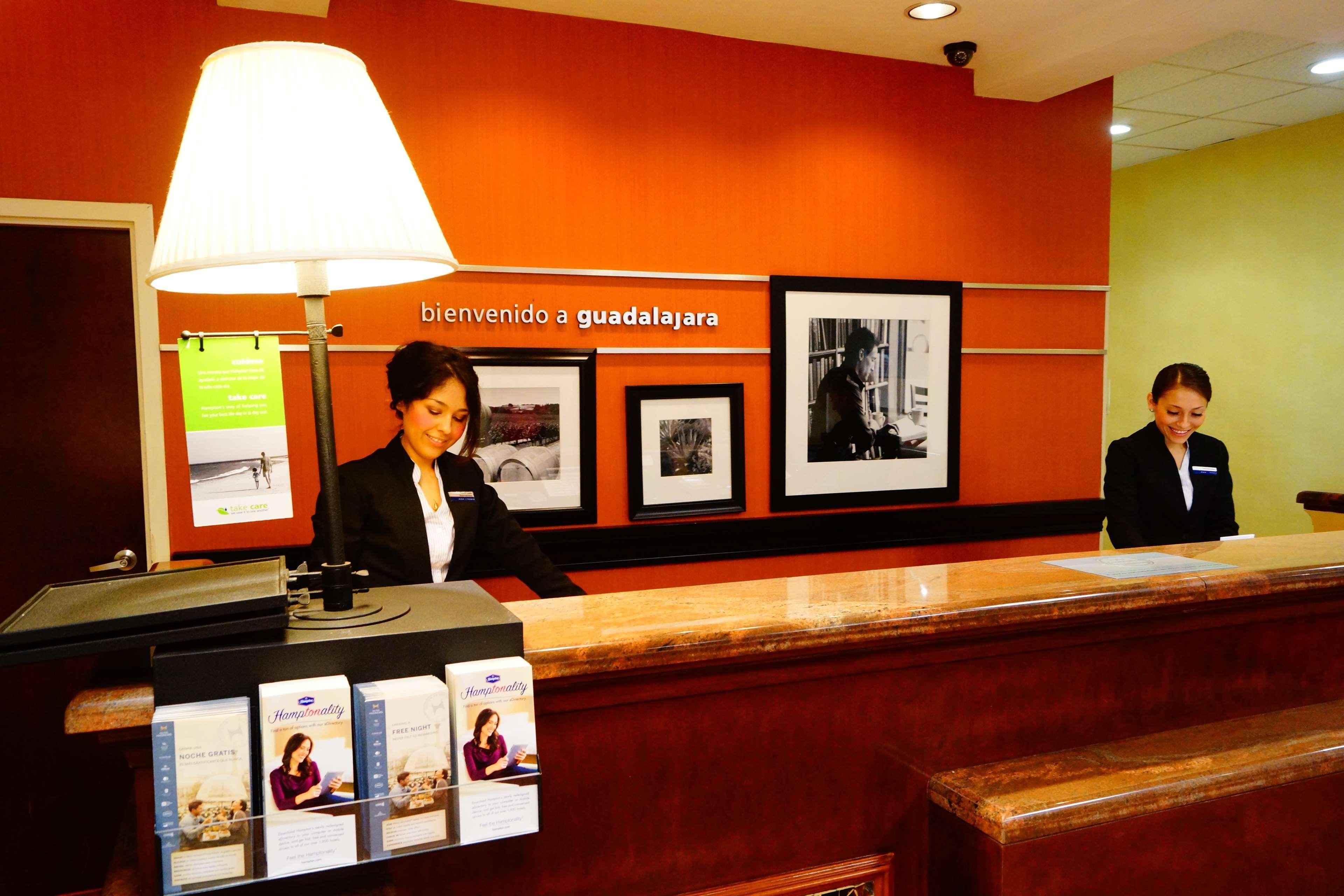 Hampton Inn By Hilton Guadalajara-Aeropuerto Las Pintas Екстер'єр фото